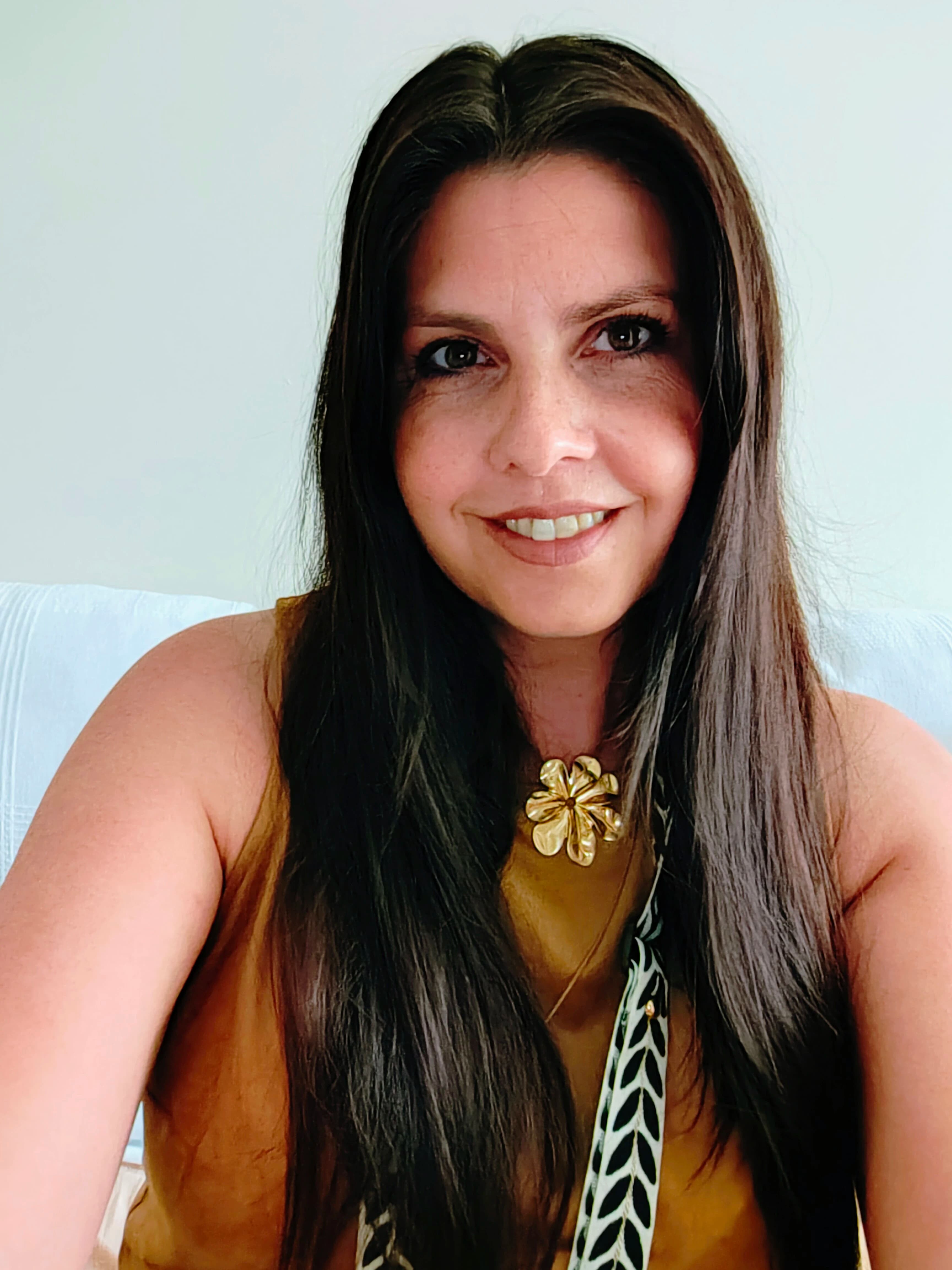 MARÍA MORA
